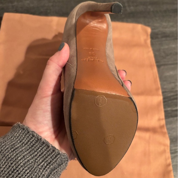 NWT Alaia Taupe & Black Suede Boots - Picture 9 of 16